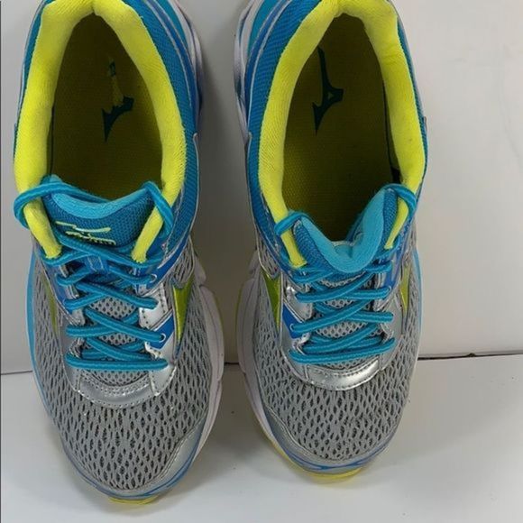 Mizuno women size 10.5 “SEXY”running shoe - Picture 12 of 16